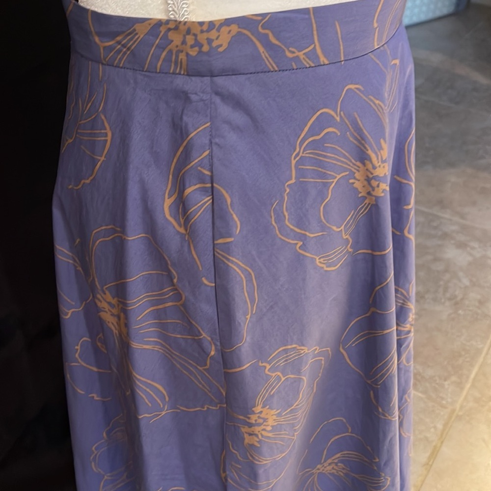 Rosso35 Midi skirt. 2 zippered side pockets Made in Italy. is soft 100% cotton.
